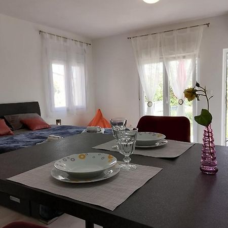 Leona Apartment Vidikovac, 普拉 外观 照片