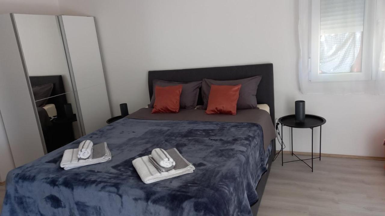 Leona Apartment Vidikovac, 普拉 外观 照片