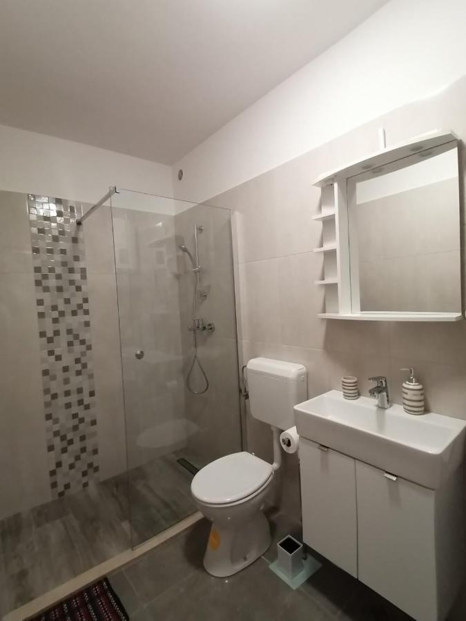 Leona Apartment Vidikovac, 普拉 外观 照片
