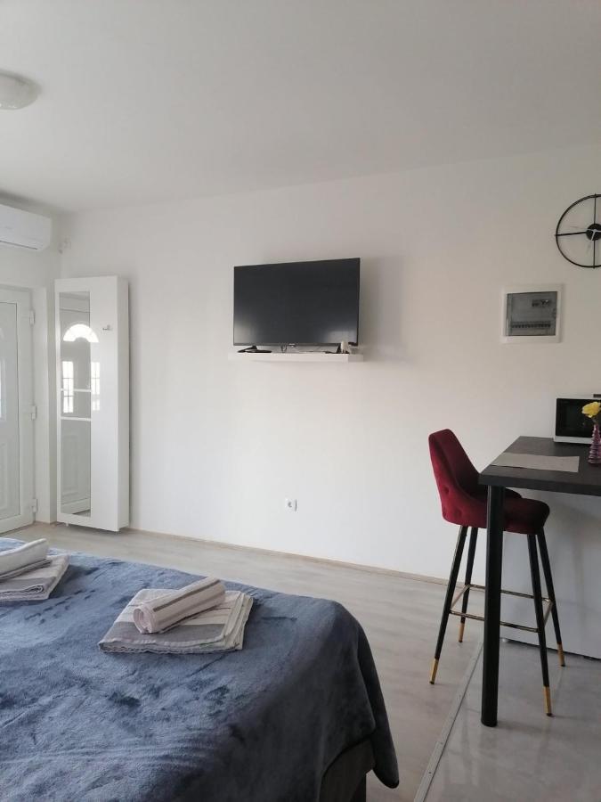 Leona Apartment Vidikovac, 普拉 外观 照片